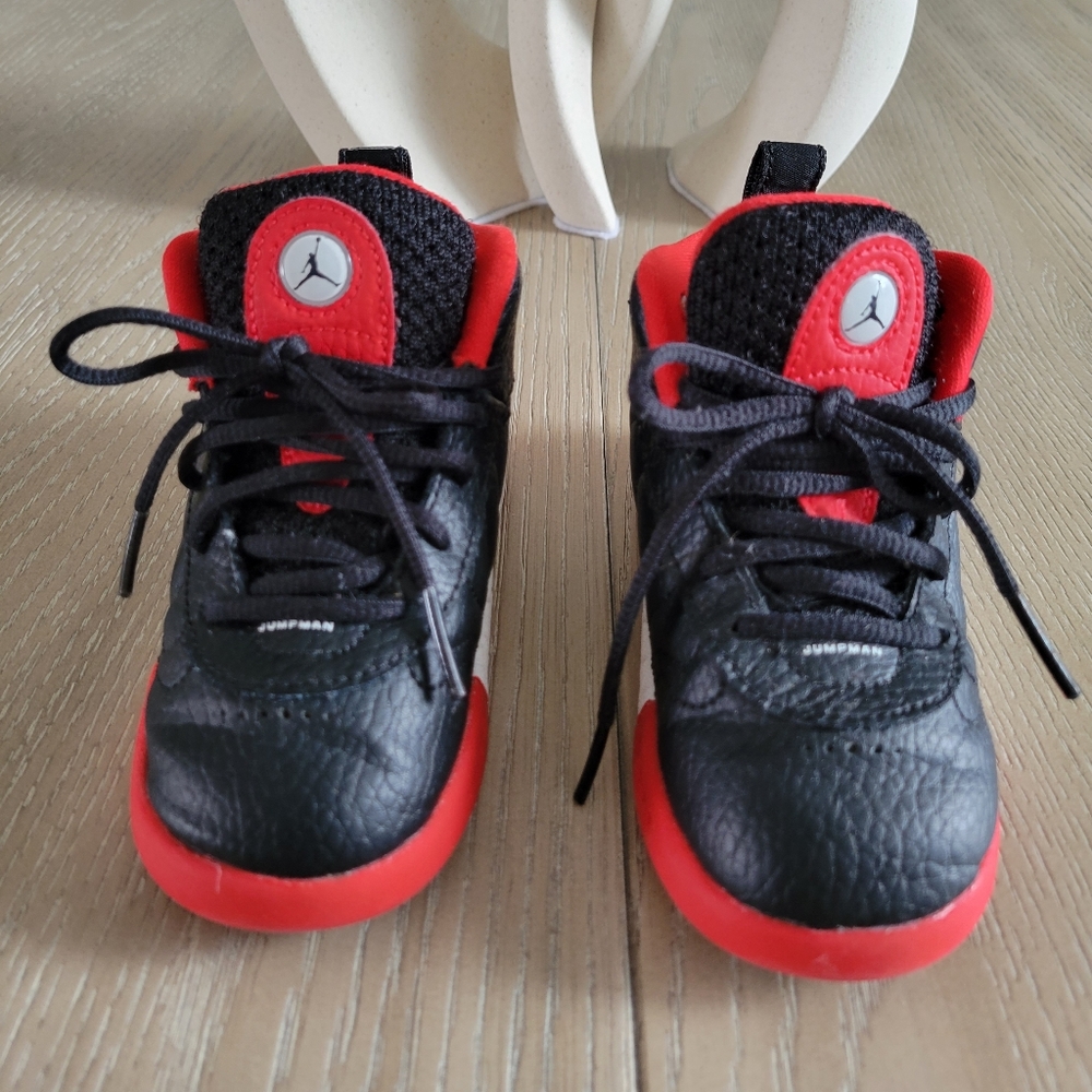 Used Toddler Jordan's size 7c. Box not included.